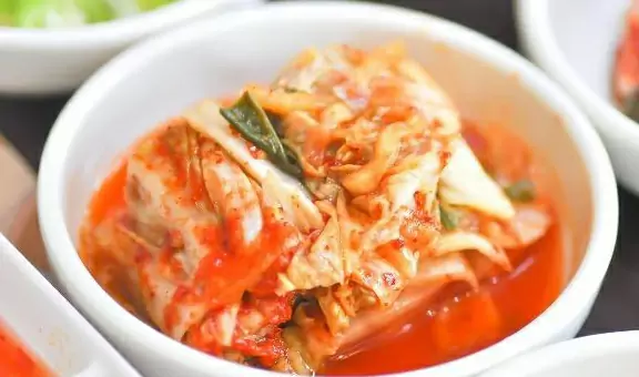 Können Hunde Kimchi essen? Was macht Kimchi schlecht für Hunde?